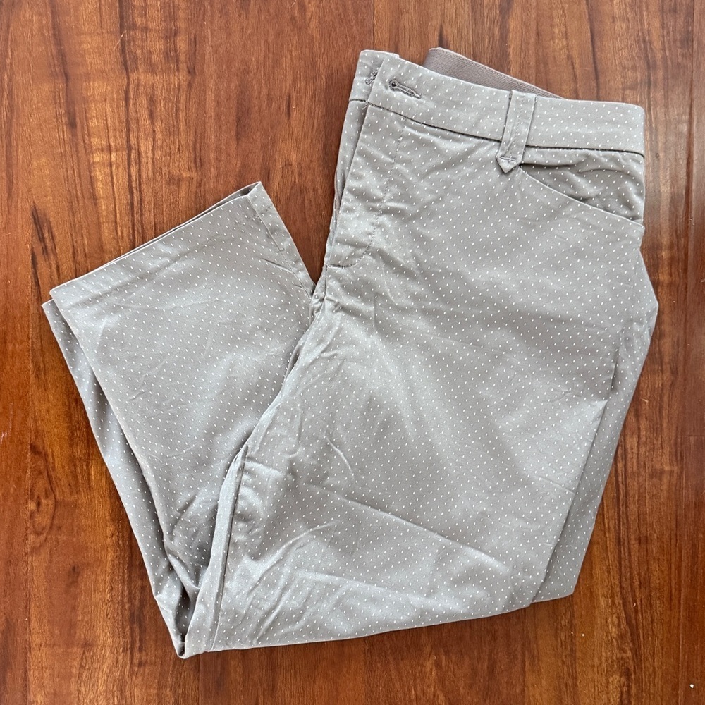 Khakis & Co Pants -Women size 16 Stretch Capri Crop with Comfort Waist - Picture 3 of 7
